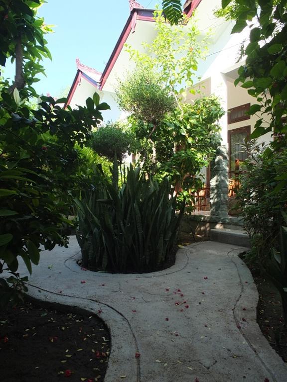 Ricel Homestay Gili Trawangan Exterior photo