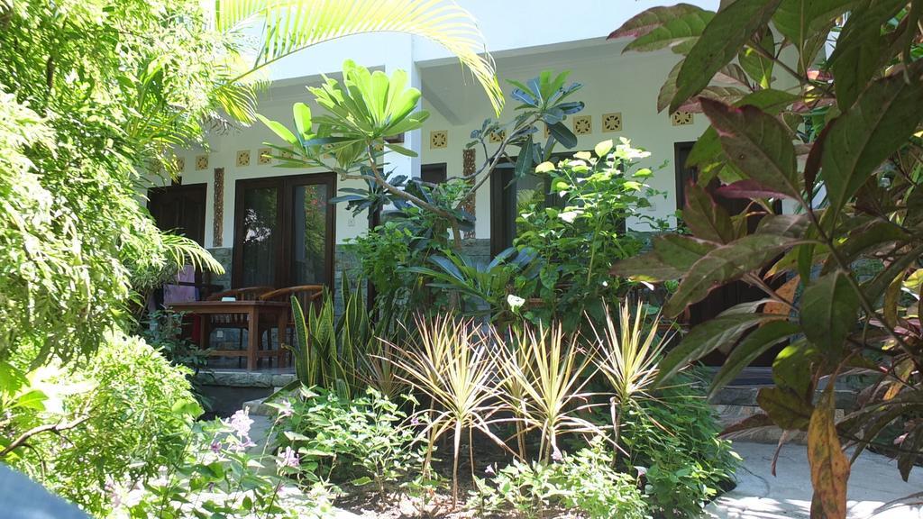 Ricel Homestay Gili Trawangan Exterior photo